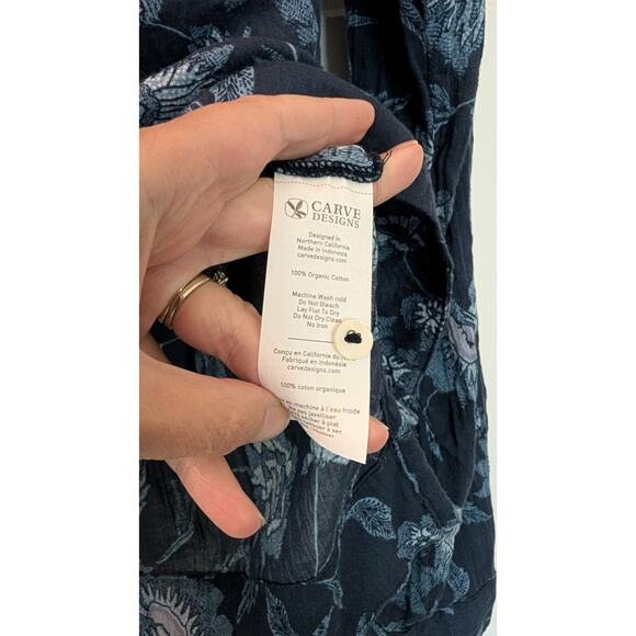 Carve Designs Davis Lightweight Top - Picture 4 of 6